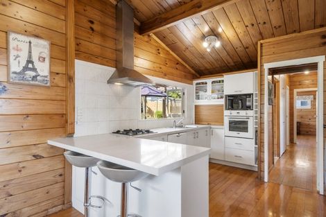 Photo of property in 27 Valley View Road, Glenfield, Auckland, 0629