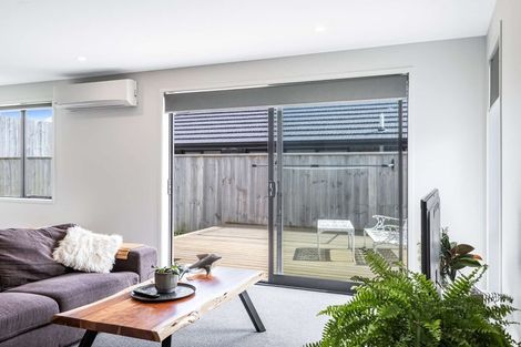 Photo of property in 10 Rehua Place, Waiwhakaiho, New Plymouth, 4312