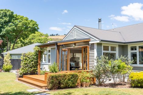 Photo of property in 252 Centaurus Road, Saint Martins, Christchurch, 8022