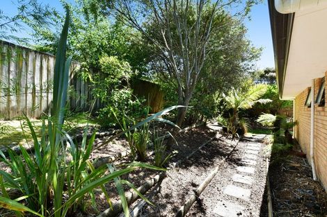 Photo of property in 65 Cabeleigh Drive, Helensville, 0800