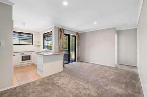 Photo of property in 65 Cabeleigh Drive, Helensville, 0800