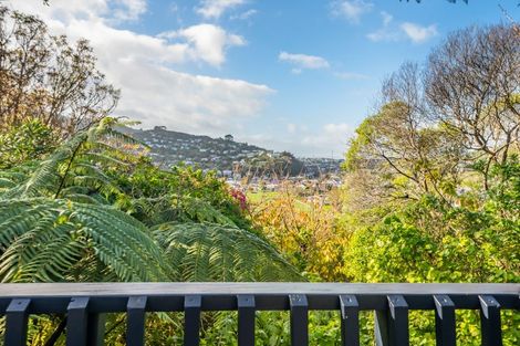 Photo of property in 11 Terawhiti Terrace, Karori, Wellington, 6012