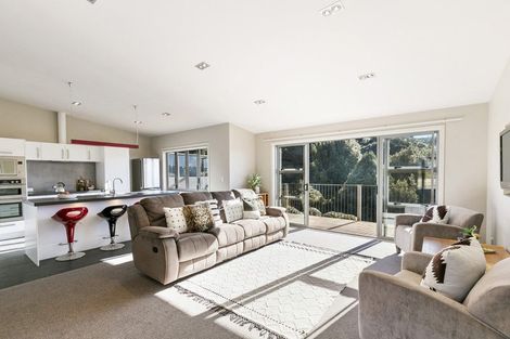 Photo of property in 18 Cosgrove Rise, Riverstone Terraces, Upper Hutt, 5018