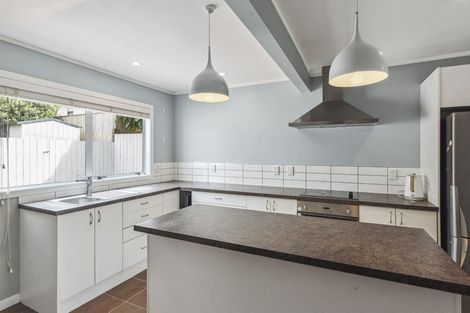 Photo of property in 116 Seaview Road, Paraparaumu Beach, Paraparaumu, 5032