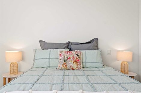 Photo of property in 14/10 Fathom Place, Te Atatu Peninsula, Auckland, 0610