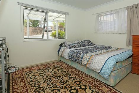Photo of property in 3185 Great North Road, New Lynn, Auckland, 0600