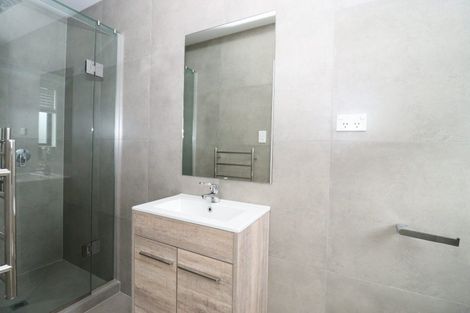 Photo of property in 13b Crestview Rise, Papakura, 2110