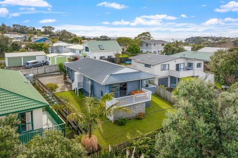 Photo of property in 44 Penton Road, Stanmore Bay, Whangaparaoa, 0932