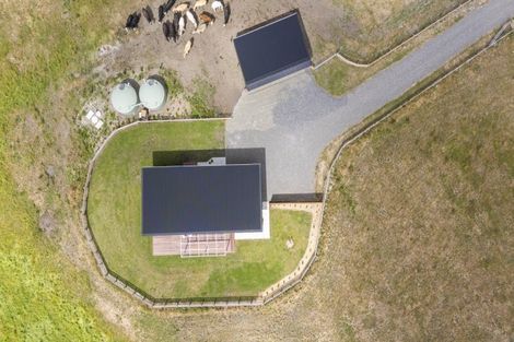 Photo of property in 1121 Parewanui Road, Parewanui, Bulls, 4894