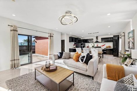 Photo of property in 9 Gwendoline Avenue, Te Atatu Peninsula, Auckland, 0610