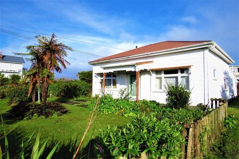 Photo of property in 38 Queen Street, Westport, 7825