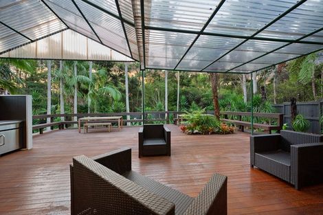 Photo of property in 28 Tyrico Close, Unsworth Heights, Auckland, 0632