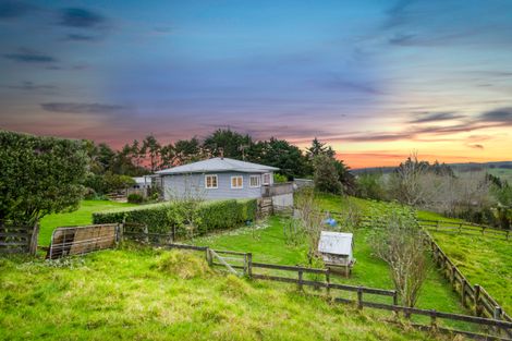 Photo of property in 203 Mangakura Road, Helensville, 0875