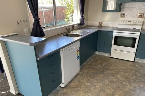 Photo of property in 1/98a Lake Terrace Road, Burwood, Christchurch, 8061