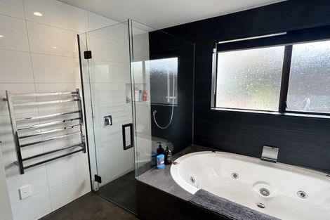 Photo of property in 5 Oriwa Street, Waikanae, 5036