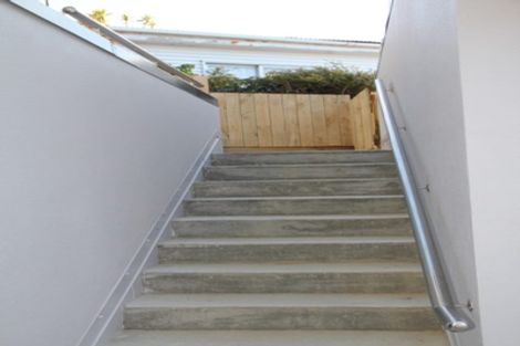 Photo of property in 61u6 Black Rock Road, Newlands, Wellington, 6037