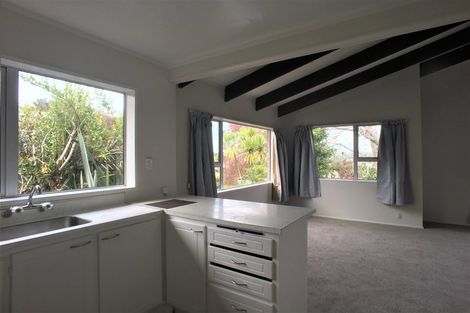 Photo of property in 23 Valley View Road, Glenfield, Auckland, 0629