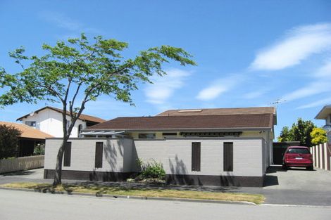 Photo of property in 6 Woodstock Place, Russley, Christchurch, 8042