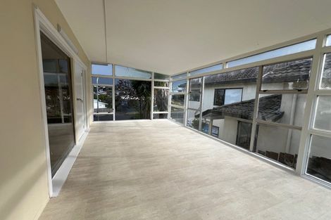 Photo of property in 73 Totaravale Drive, Totara Vale, Auckland, 0629