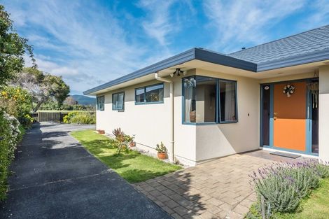 Photo of property in 8 Leigh Place, Paraparaumu Beach, Paraparaumu, 5032