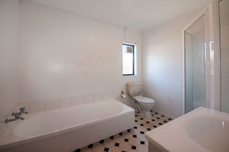 Photo of property in 84a Stewart Drive, Newlands, Wellington, 6037