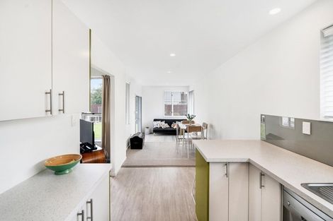 Photo of property in 34 Oakley Crescent, Hornby, Christchurch, 8042