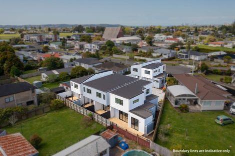 Photo of property in 13 Edgerton Road, Te Atatu Peninsula, Auckland, 0610