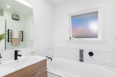 Photo of property in 31 Greendale Avenue, Avonhead, Christchurch, 8042