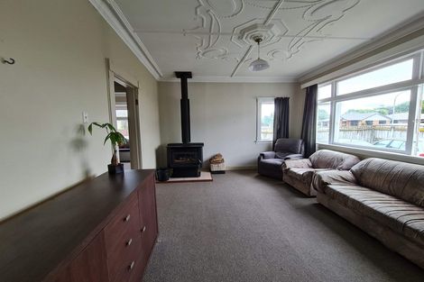 Photo of property in 42 Chelwood Street, Takaro, Palmerston North, 4412