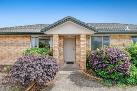 Photo of property in 17 Aitkenhead Court, Parakai, 0830