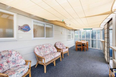 Photo of property in 20 Thomas Place, Foxton Beach, Foxton, 4815