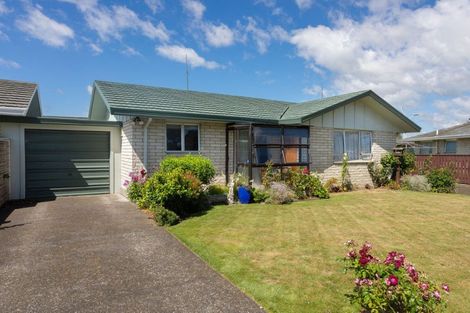 Photo of property in 14 Hamlet Street, Dannevirke, 4930
