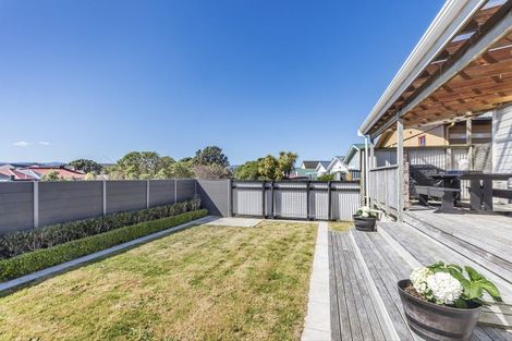 Photo of property in 3 Endeavour Street, Lyall Bay, Wellington, 6022