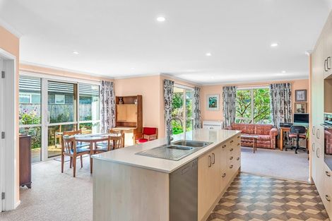 Photo of property in 82 Waipunahau Road, Waikanae, 5036