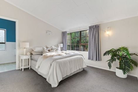 Photo of property in 2 Memorial Drive, Parahaki, Whangarei, 0112