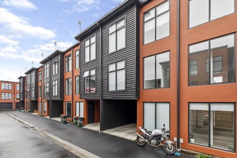 Photo of property in 17/17 Owens Place, Mount Maunganui, 3116