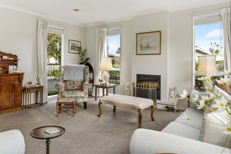 Photo of property in 2/12 Gradwell Place, Two Mile Bay, Taupo, 3330