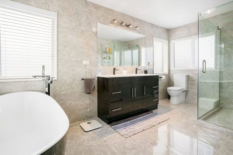 Photo of property in 28 Shah Place, Glen Eden, Auckland, 0602