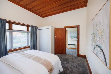 Photo of property in 215 College Street, West End, Palmerston North, 4412