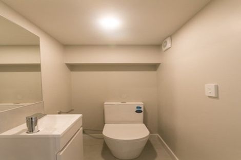 Photo of property in 82 Salisbury Road, Birkdale, Auckland, 0626