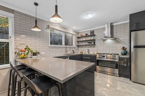 Photo of property in 216 Welcome Bay Road, Welcome Bay, Tauranga, 3112