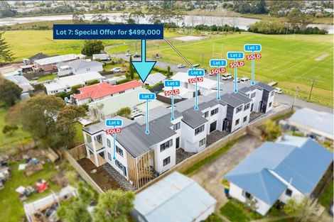 Photo of property in 122 Archibald Road, Kelston, Auckland, 0602