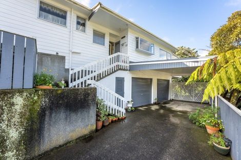 Photo of property in 4 Lincoln Grove, Wainuiomata, Lower Hutt, 5014
