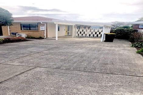 Photo of property in 2/92 Nile Road, Milford, Auckland, 0620