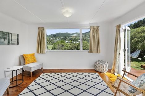 Photo of property in 15 Sunshine Avenue, Karori, Wellington, 6012