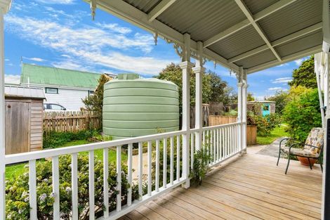 Photo of property in 10 Franklin Road, Paparoa, 0571