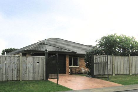 Photo of property in 8 Kaikomako Road, Waikanae, 5036