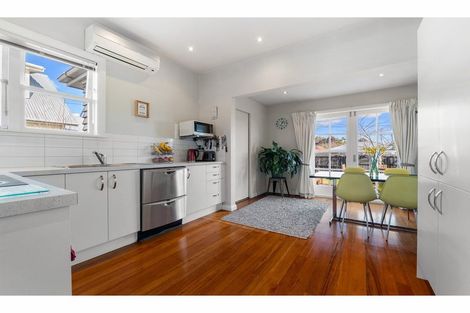 Photo of property in 58 Wilsons Road, Saint Martins, Christchurch, 8022