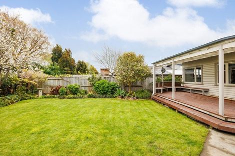 Photo of property in 15 Miro Street, Takaro, Palmerston North, 4410