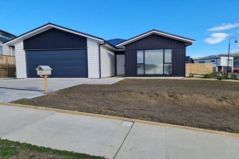 Photo of property in Queen Charlotte Drive, Aotea, Porirua, 5024